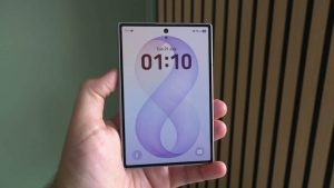 Galaxy Z Fold 8 lock screen 300x169