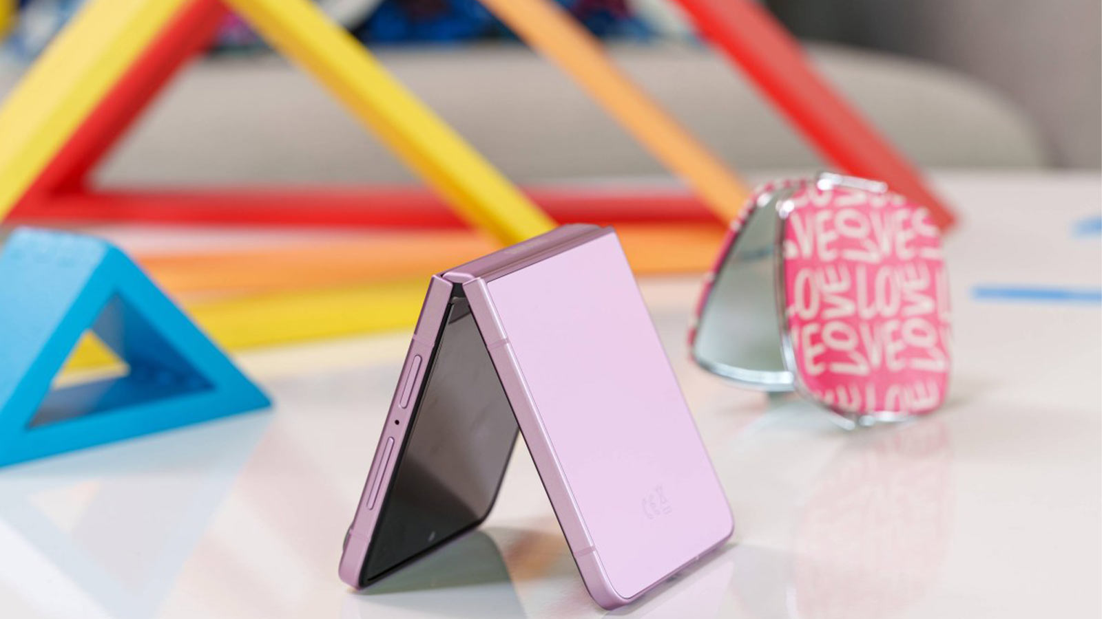 گوشی سامسونگ Z Flip 8