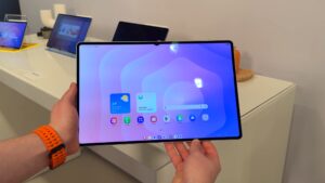 Galaxy Tab S11 Ultra One UI 8 home screen 3 1200x674 1 300x169