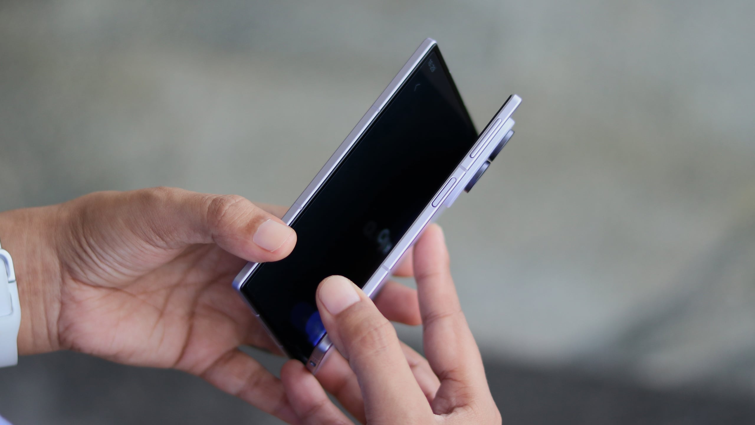 Samsung Galaxy Z Fold 8 Review 28