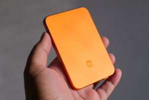 xiaomi ultrathin magnetic power bank 5000 15w review 1 300x201