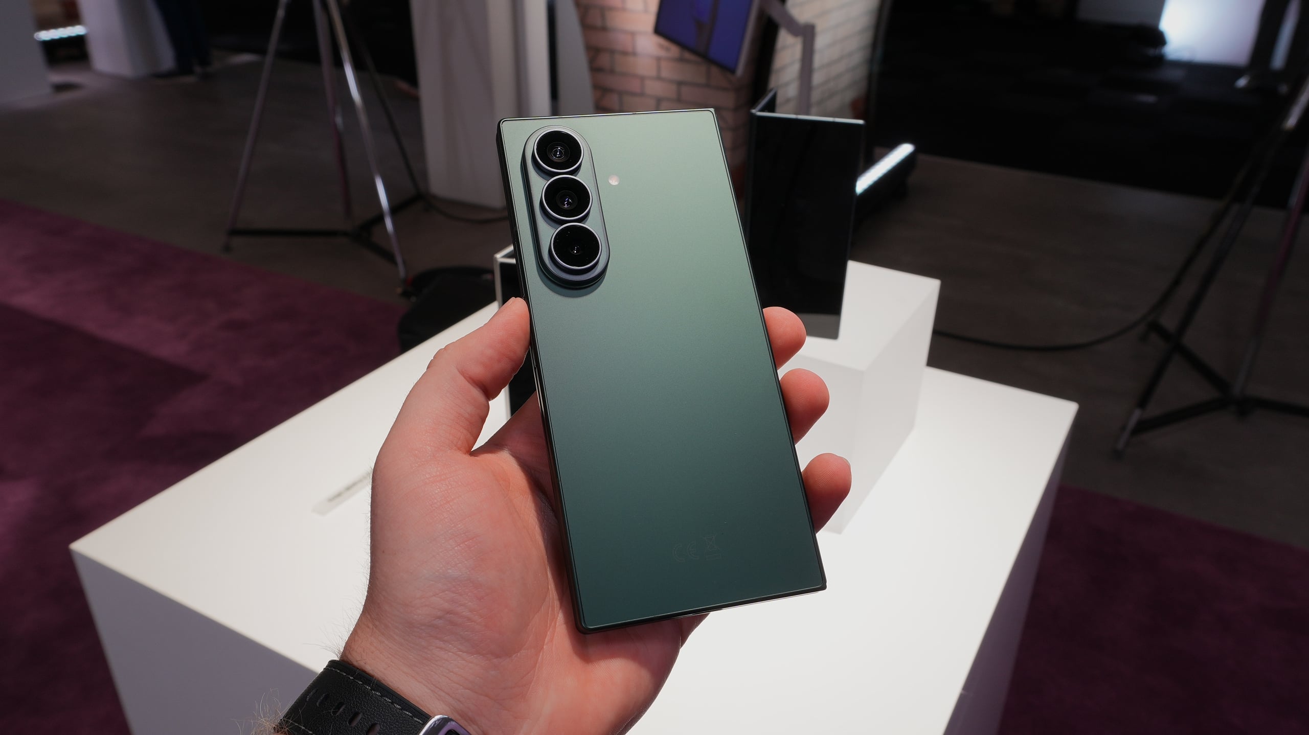 Samsung Galaxy Z Fold 8 Ultra Green Shadow
