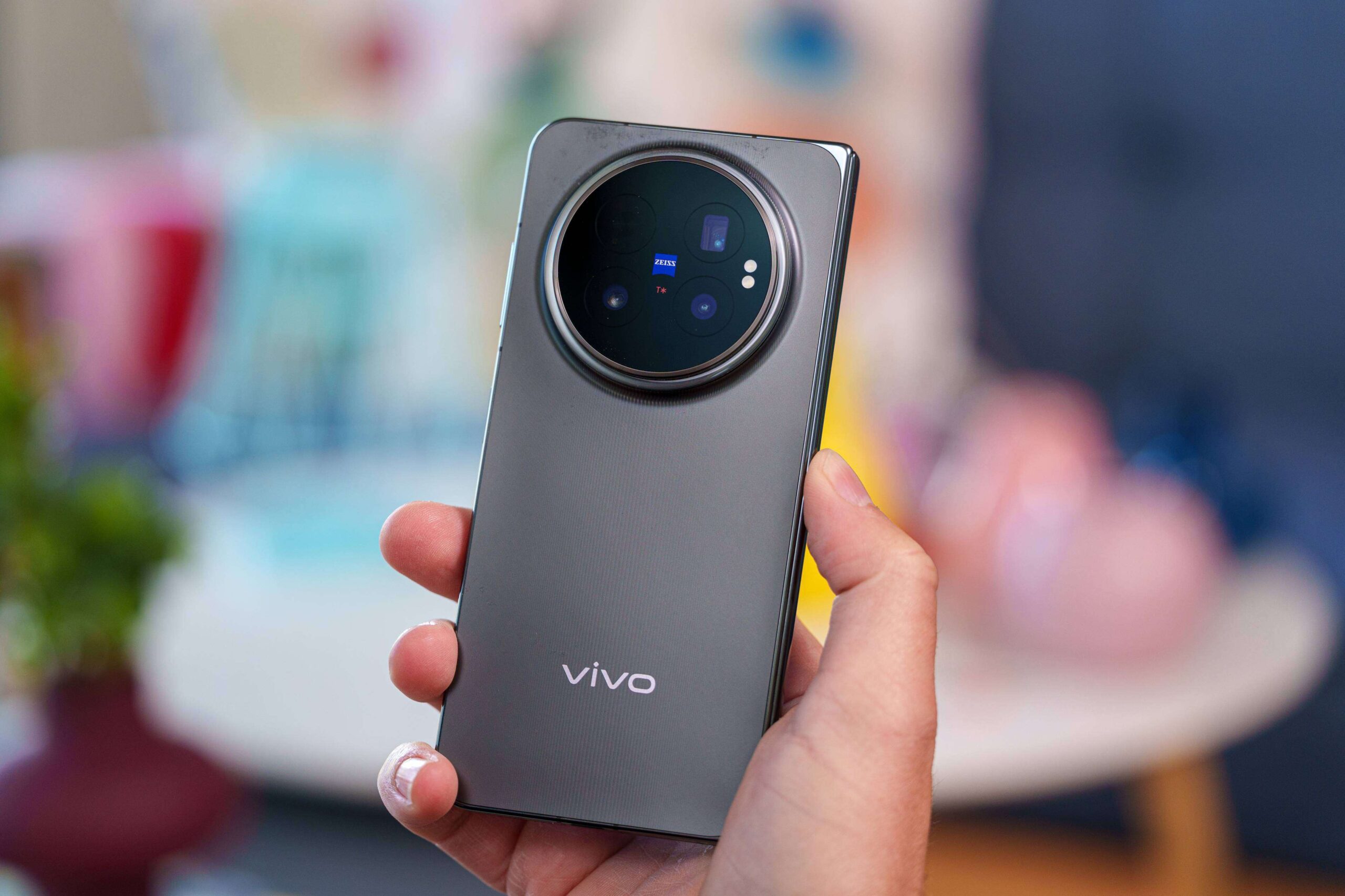 vivo X Fold6 in for review